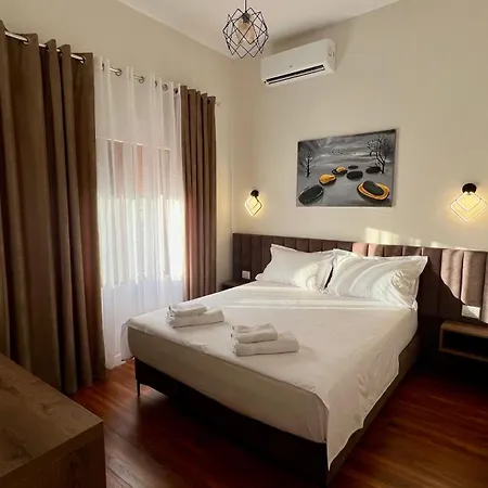 Elona's Guest house 3*