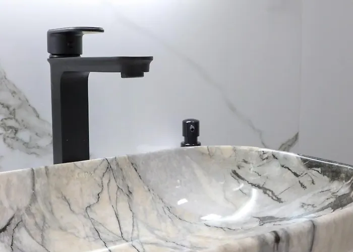 招待所 Elona's 3*