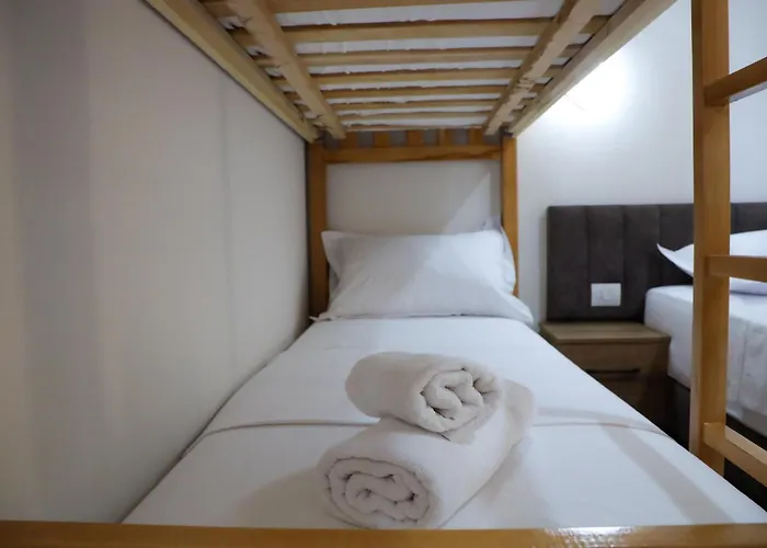 Elona's 招待所 Krujë