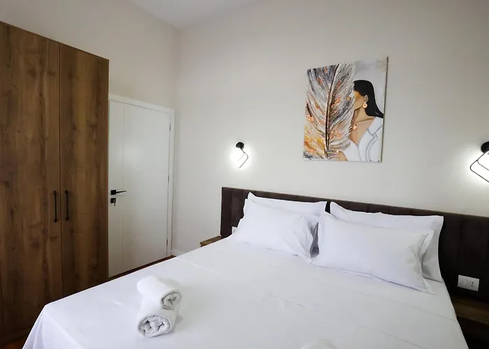 招待所 Elona's 3*